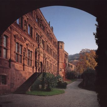 Bild oder Logo der Dankstelle Führungen und Vorträge, Katalogbeiträge zur Kunstgeschichte und zur aktuellen Kunst, Einführungen bei Vernissagen – Gästeführungen – Assistentin meiner Schwester Eva Clemens, Malerin in Heidelberg